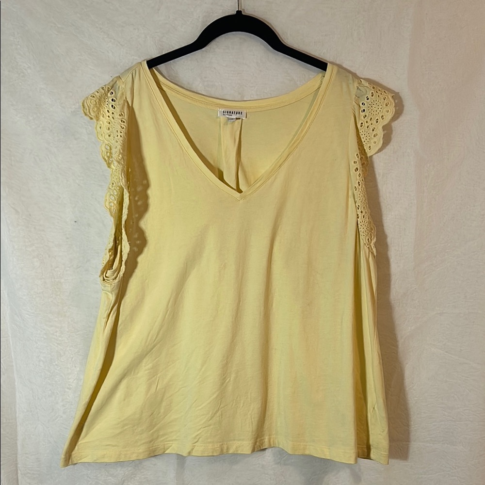 💕3/$15💕 Yellow Eyelet Sleeve Women's Top